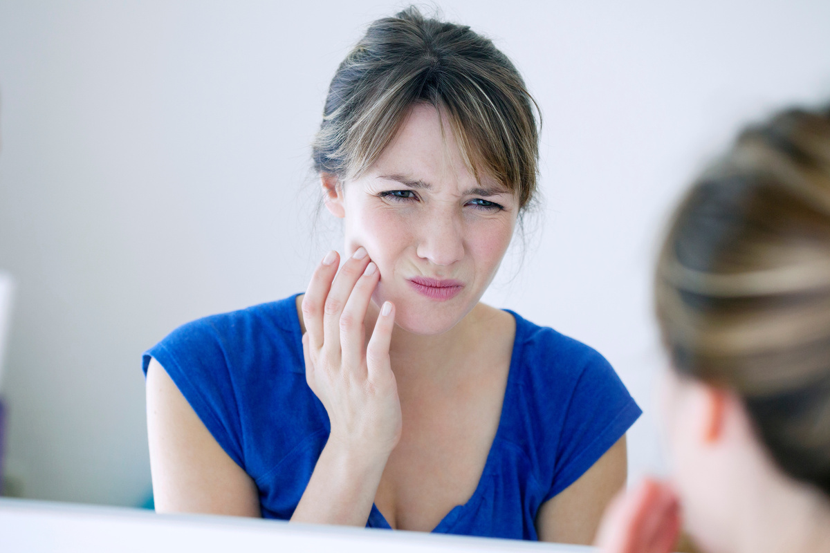 Woman with toothache